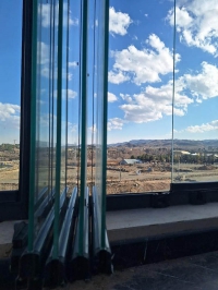 پنجره و شیشه گیوتینی در مشهد