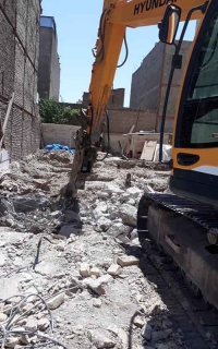 تخریب خاکبرداری ساختمان حسن غلامی در مشهد